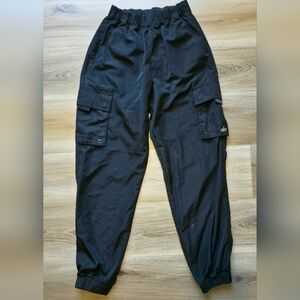 ALO Yoga Black Cargo Jogger Pants with Side Pockets
